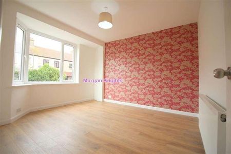 Stokes Road, East Ham, E6 - Photo 5