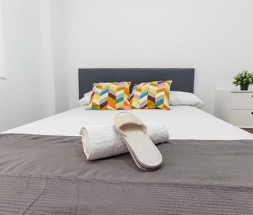 Calle Lozano de Torres, Málaga, Andalusia 29013 - Photo 4