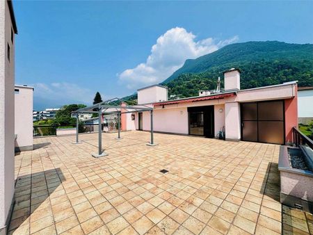 3.5-room penthouse of 145 m² with large terraces and open views - Photo 2