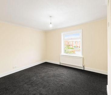 2 bedroom semi-detached house to rent - Photo 4