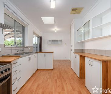 63 Axminster Street, Warnbro WA 6169 - Photo 5