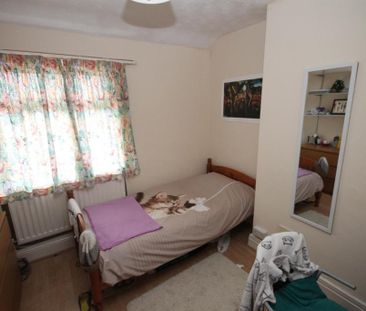 4 bedroom private hall to rent - Photo 4