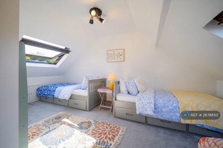 3 bedroom terraced house to rent - Photo 3