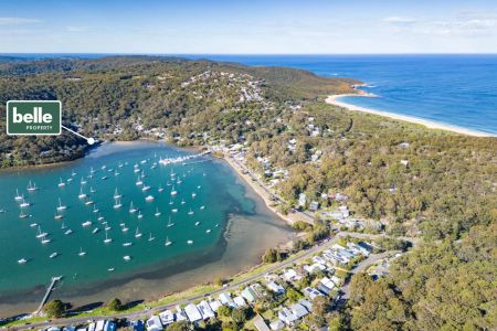 Captivating Waterfront Cottage with breathtaking views of Hardys Bay and surrounds - Photo 3