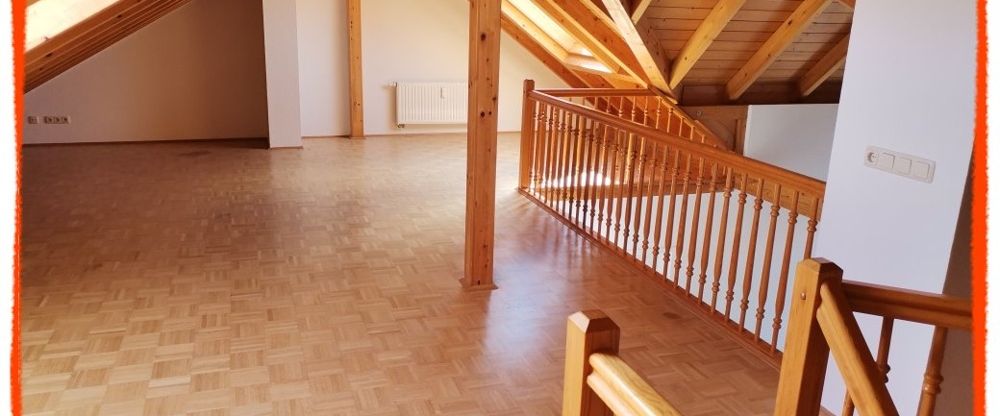 4,5-Zimmer-Wohnung in Zwickau mit Sichtholz und BALKON zu vermieten! - Photo 1