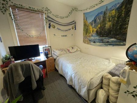 6 bedroom townhouse to rent - Photo 3