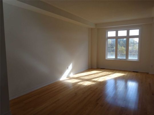 For Lease - 290 King Road, Richmond Hill, Ontario - Photo 1