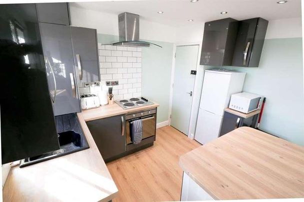 Leslie Terrace, Leeds, LS6 - Photo 1