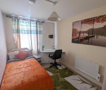 Church Street, Silverdale, ST5 - Photo 3