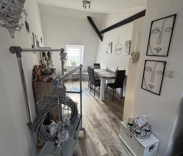 Moderne 2-Raum-Dachgeschosswohnung in Bernburg – hell, stilvoll & k... - Foto 1