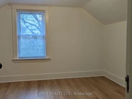 Detached Home For Lease | W9256844 - Photo 4