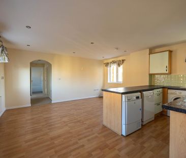 2 bedroom coach house to rent - Photo 2