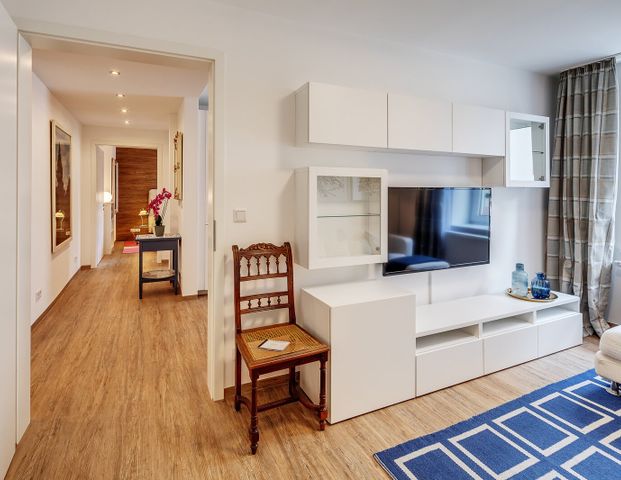 Centrally located, with view of the inner courtyard - Foto 1