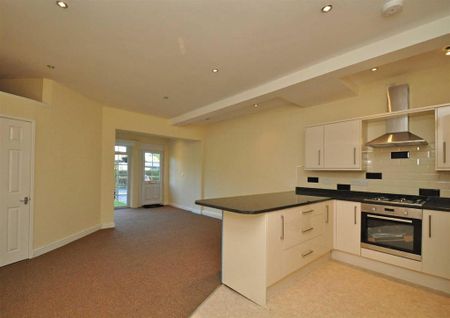 2 bedroom apartment to rent - Photo 4