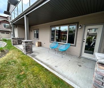 2 BED, 1 BATH TOWNHOUSE, Lake Country, steps to Beasley Beach – Dogs welcome! - Photo 2