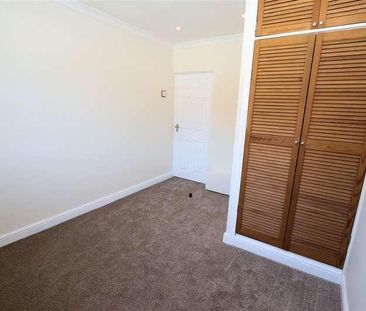 Brocket Way, Chigwell, IG7 - Photo 4