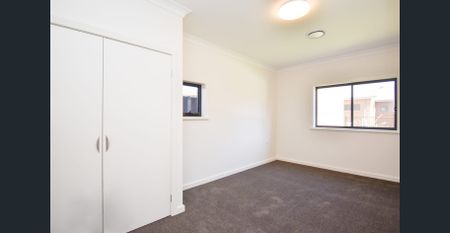 Stylish & Practical Villa - Photo 4