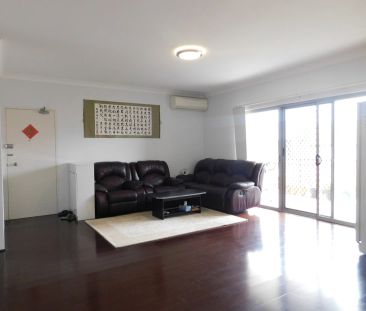 Riverwood 4 Bedrooms 2 Bathroom Unit - 5 minutes Walk to Everything! - Photo 2
