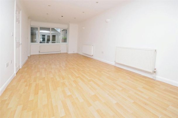 4 bedroom semi-detached house to rent - Photo 1