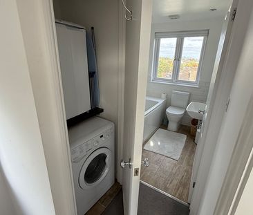 Studio Flat, Cambrian Close, SE27 - Photo 1