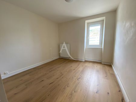 Location Maison 6 pièces 157m² - Photo 2