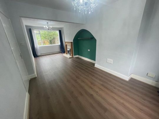 3 bedroom semi-detached house to rent - Photo 1