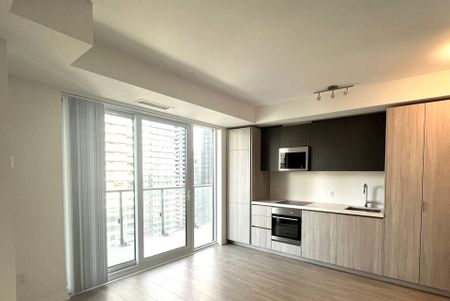 For Lease - 8 Widmer Street Unit# 3911, Toronto, Ontario - Photo 3