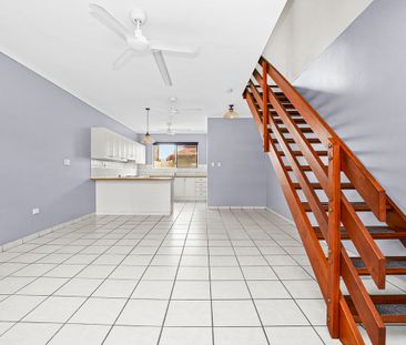 2BR TOWNHOUSE WITH STUDY AND TWO PRIVATE COURTYARDS - Photo 2