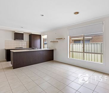 Contemporary Family Home! - Photo 3