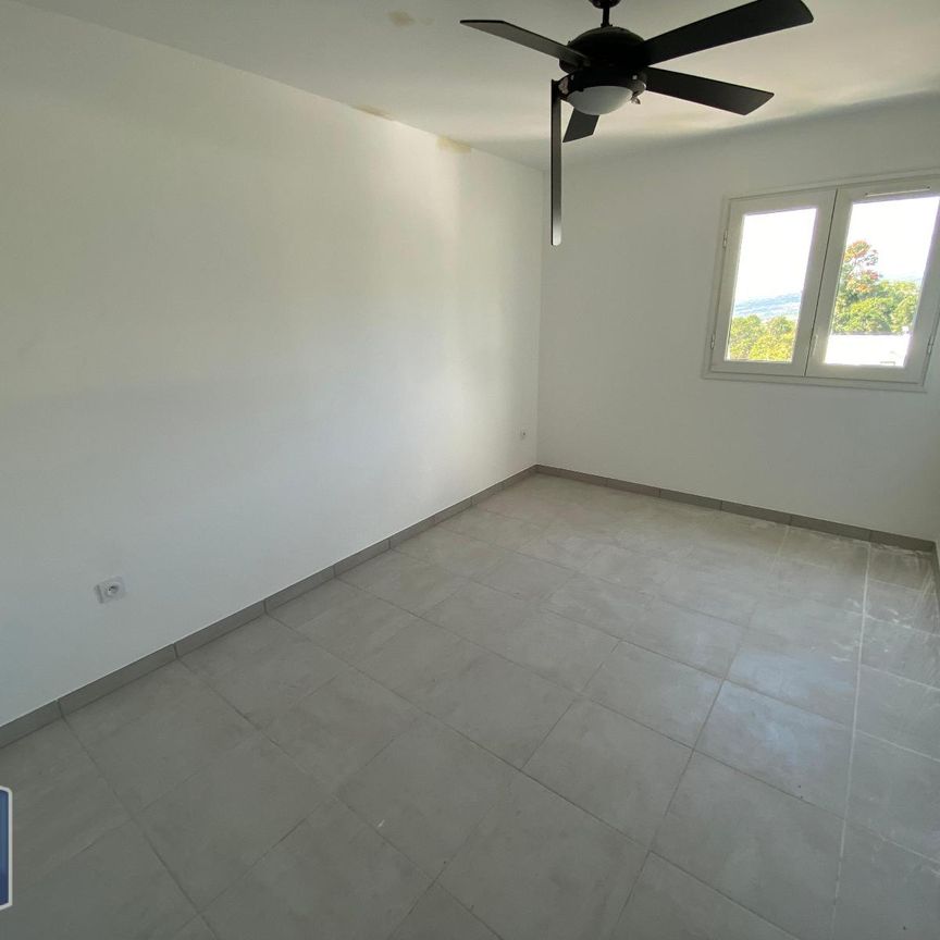 Location Appartement 4 pièces 110m² STE CLOTILDE 97490 - Photo 1