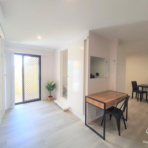 Furnished + Bills Incl + Free WiFi! - Photo 1