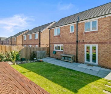 4 bedroom detached house to rent - Photo 2