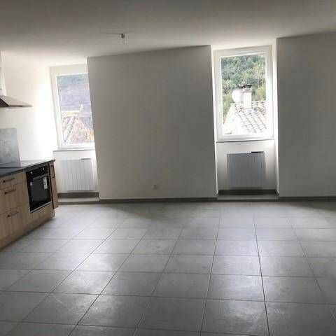 Location appartement rénové 4 pièces 80 m² à Chambonas (07140) - Photo 1