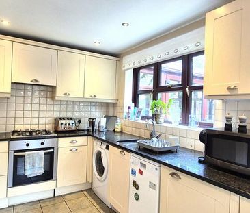 4 bedroom detached house to rent - Photo 5