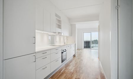 2-værelses lejlighed med solrig altan i en arkitekttegnet ejendom på Vallensbæk Stationstorv. - Foto 2