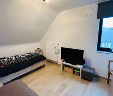 Prachtig en ruim duplexappartement met 3 slaapkamers, autostaanplaa... - Photo 5