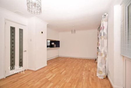 4 bedroom terraced house to rent - Photo 5