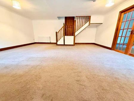 Brook Cottage, Ty Canol, NP44 - Photo 5