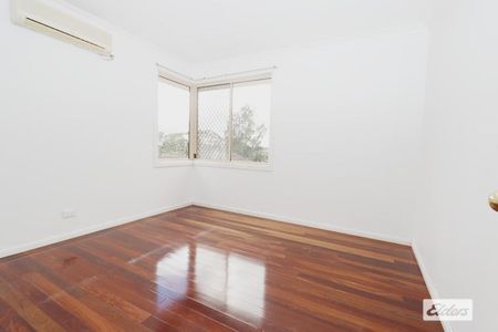 Prime Location 5 Bedroom Family Home - Photo 3