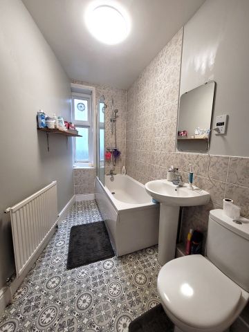 3 Bed Maisonette, Bruton Place, BS8 - Photo 4