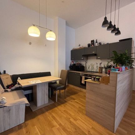 Das besondere Wohnerlebnis für Anspruchsvolle! Traumhafte 3-Zimmer-Wohnung in den historischen Dragoner Höfen in Wels! Ab 01.04.2026 verfügbar! - Photo 1