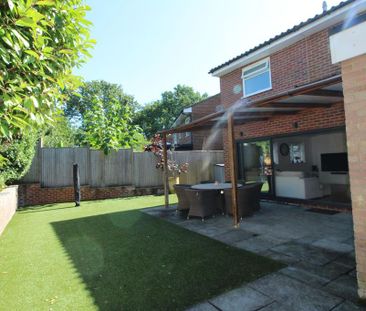 4 bedroom detached house to rent - Photo 2