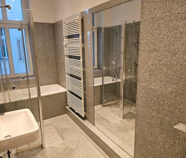 ++Sonnige Altbauwohnung mit Einbauküche und Südbalkon im 3. OG++Ren... - Foto 1