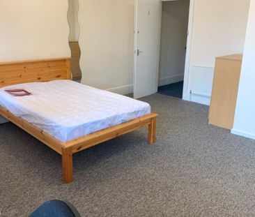 5 bedroom semi-detached house to rent - Photo 6