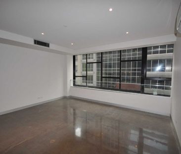 Contemporary City Living with Space and Style - Photo 5