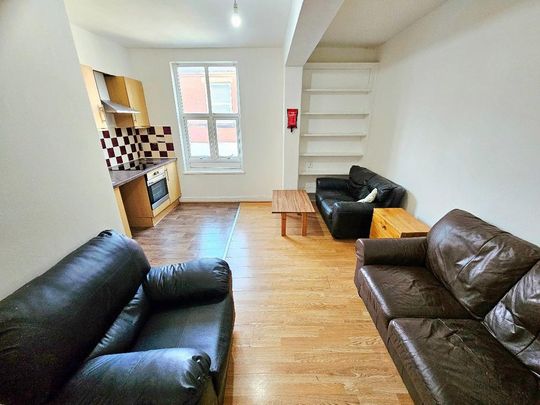 2 bedroom flat to rent - Photo 1