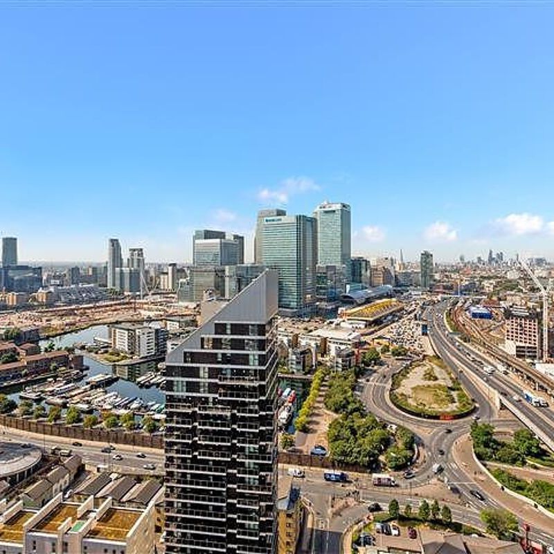 Studio flat to let in Charrington Tower, London E14 - Photo 1