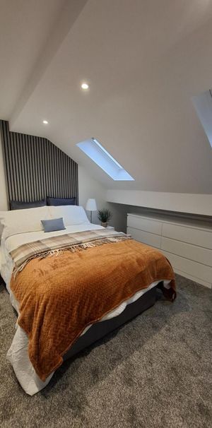 Room to let in newly refurbished HMO – Heneage Road - Photo 1