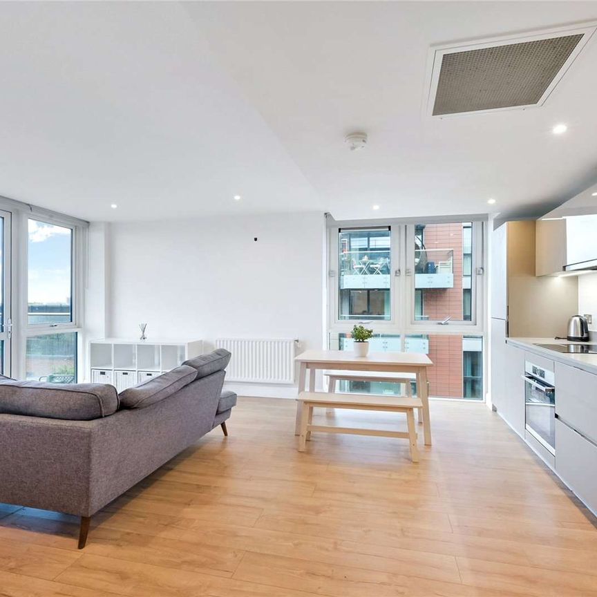 The property is situated moments from a range of shops and amenities that can be found in Bow while Devons Road Station is also within close proximity for links around the city. - Photo 1