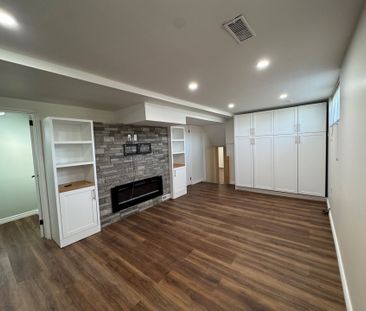 For Lease - 219 Steel Street, Barrie, Ontario - Photo 5